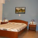 Amelia Deluxe אדאמאס