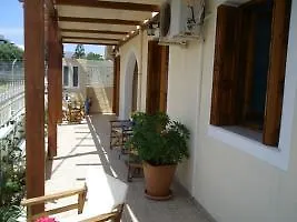 Daire Amelia Deluxe Adamantas (Milos)