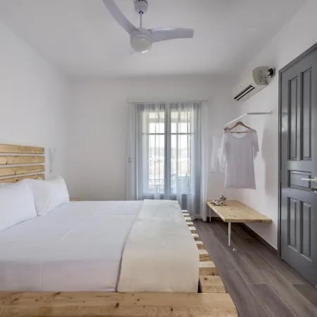 Amelia Deluxe * Adamantas (Milos)