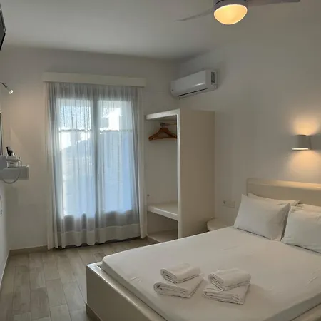 Annarita Adamantas (Milos)