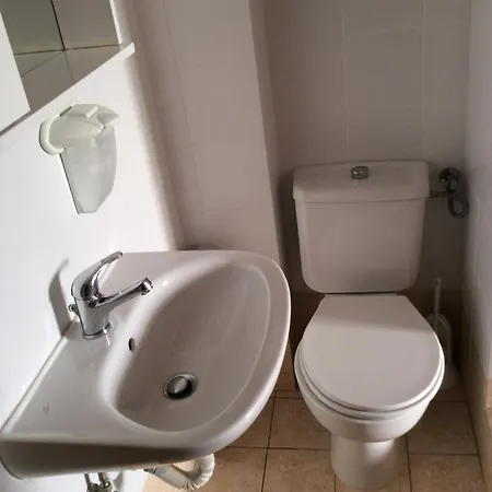 Amelia Deluxe * Adamantas (Milos)