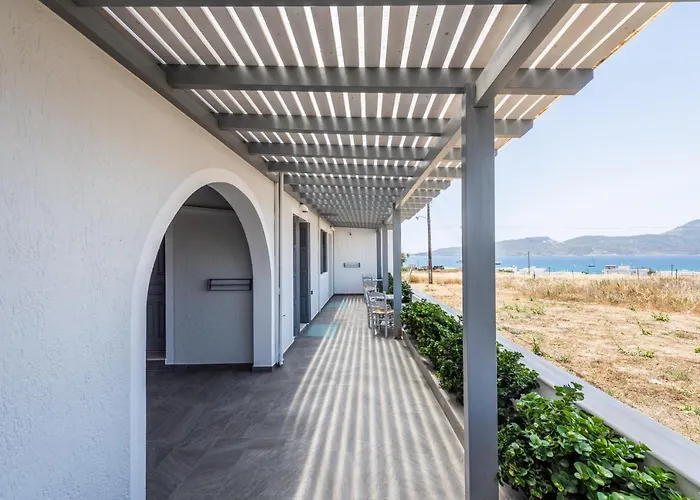 Amelia Deluxe Adamantas (Milos)