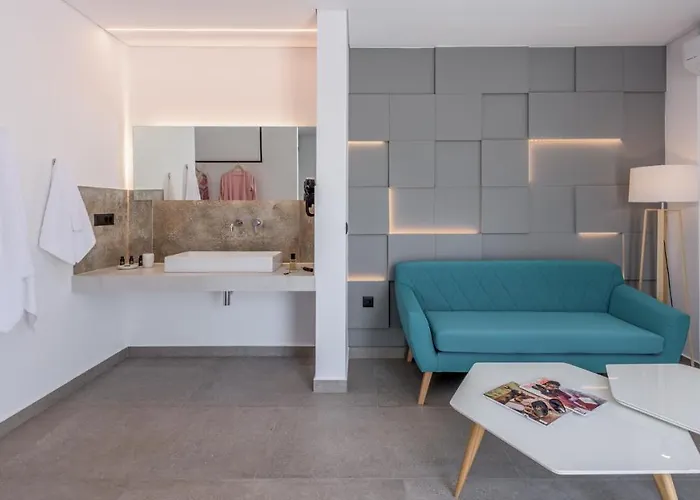 Amelia Deluxe Adamantas (Milos)